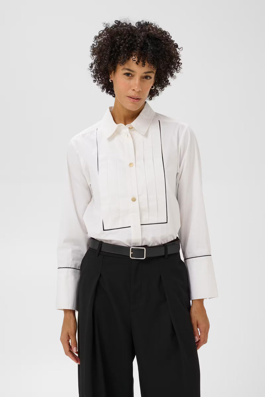 Devrim White with Black Piping