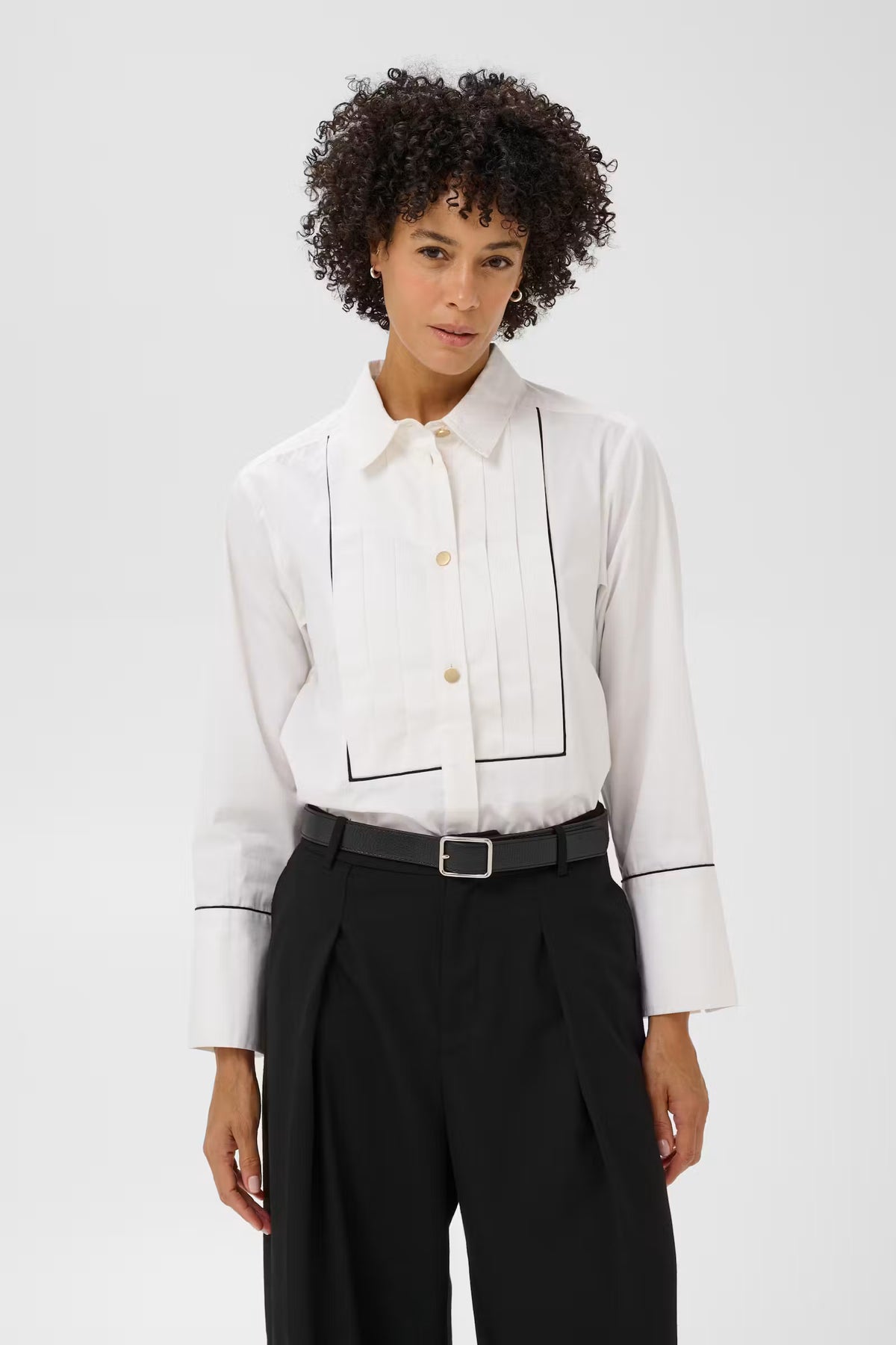 Devrim White with Black Piping