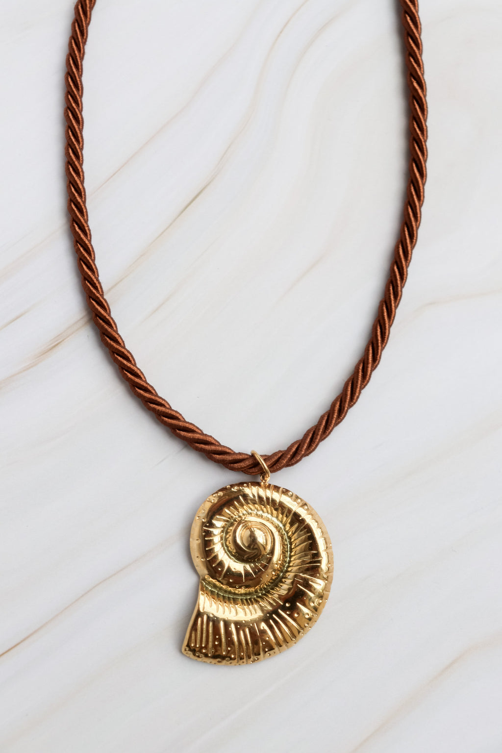 Vintage Braided cloth rope  chain with gold shell pendant - paris sourced
