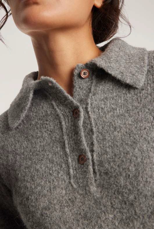 Kiss Alka Collar Sweater