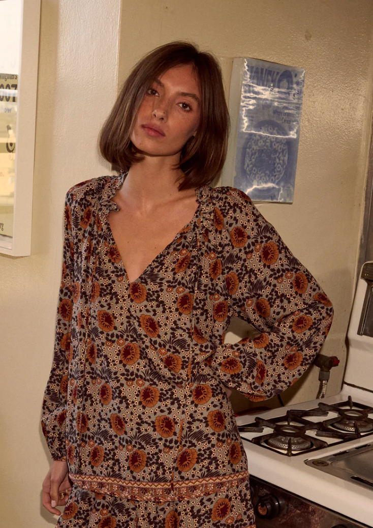 Georgia Top | Vintage Flowers Lightweight Button Neck Top