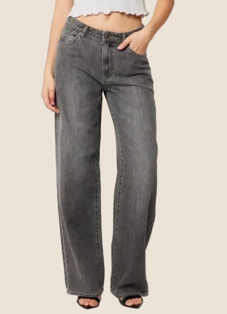 Kate Baggy | Straight Leg Denim in Black Stone