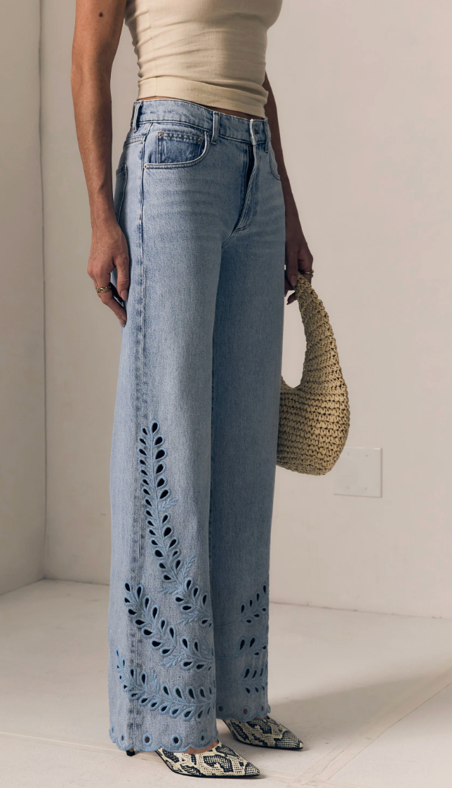 Alexa Boyfreind Eyelit Jean