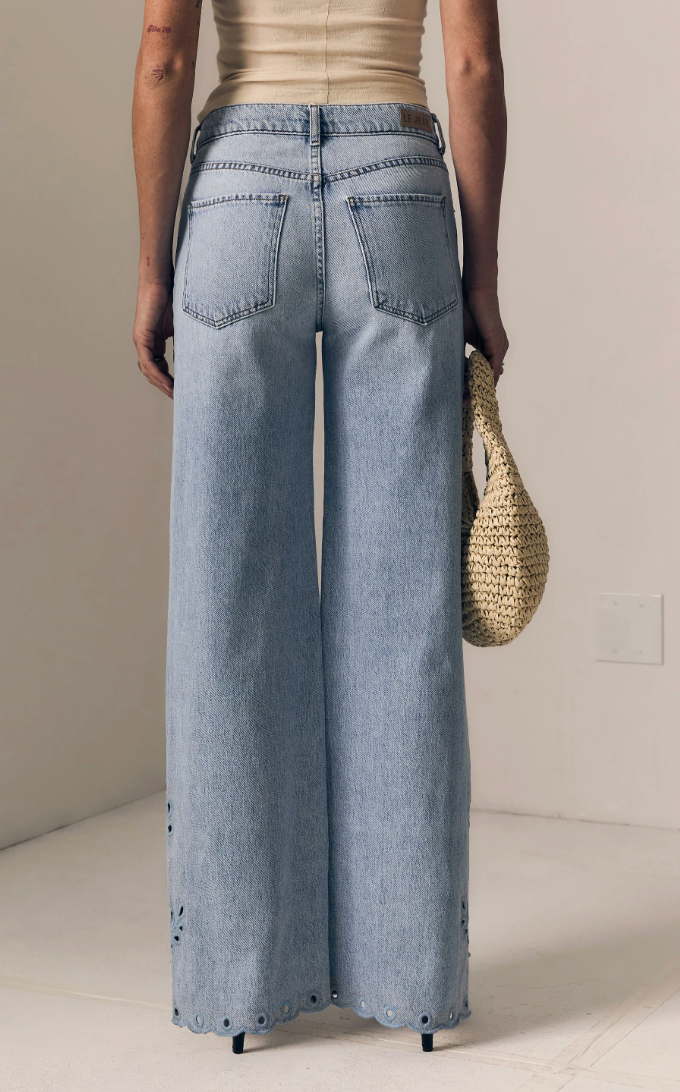 Alexa Boyfreind Eyelit Jean