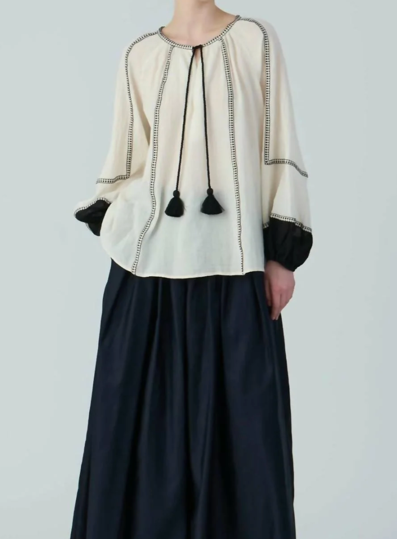 Epilogue B/W Blouse