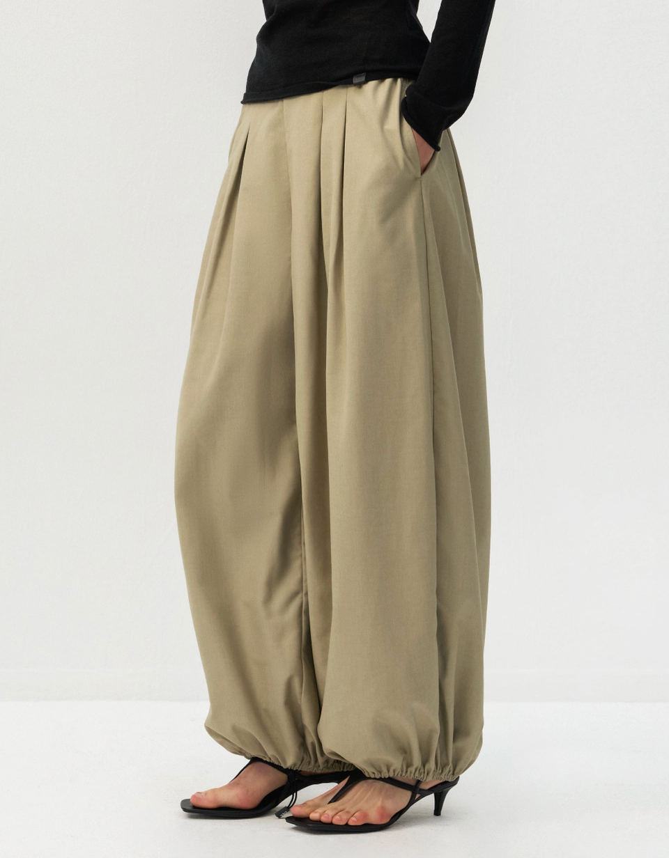 Pleated Balloon Pants