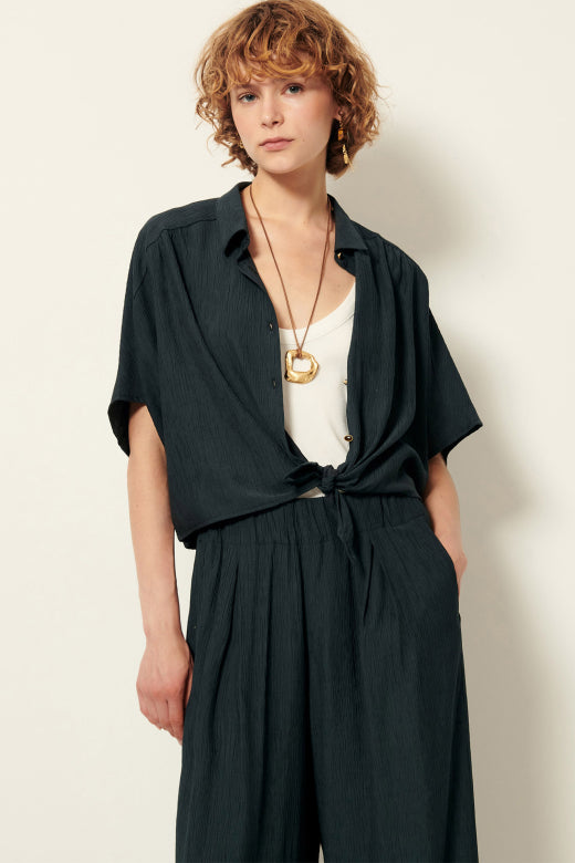 Alfassa Shirt | Front Tie Seersucker Top in Smoke Green
